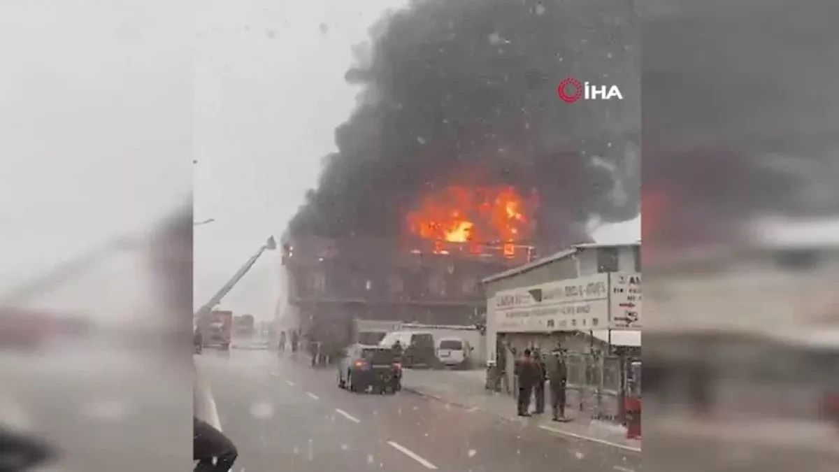 Fire breaks out at factory in Istanbul
 Photo