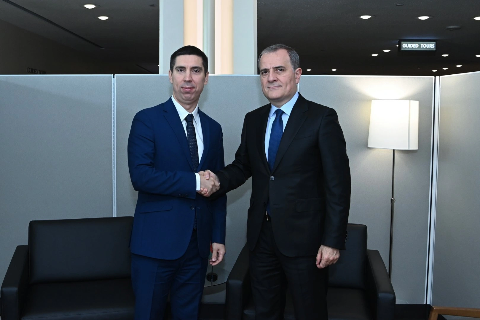 Azerbaijani and Moldovan MFAs discuss strategic partnership (PHOTO)