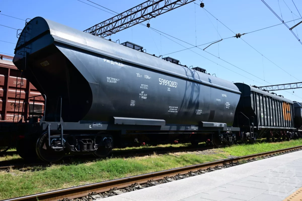 Azerbaijan transports Russian wheat, coal to Armenia by rail PHOTO