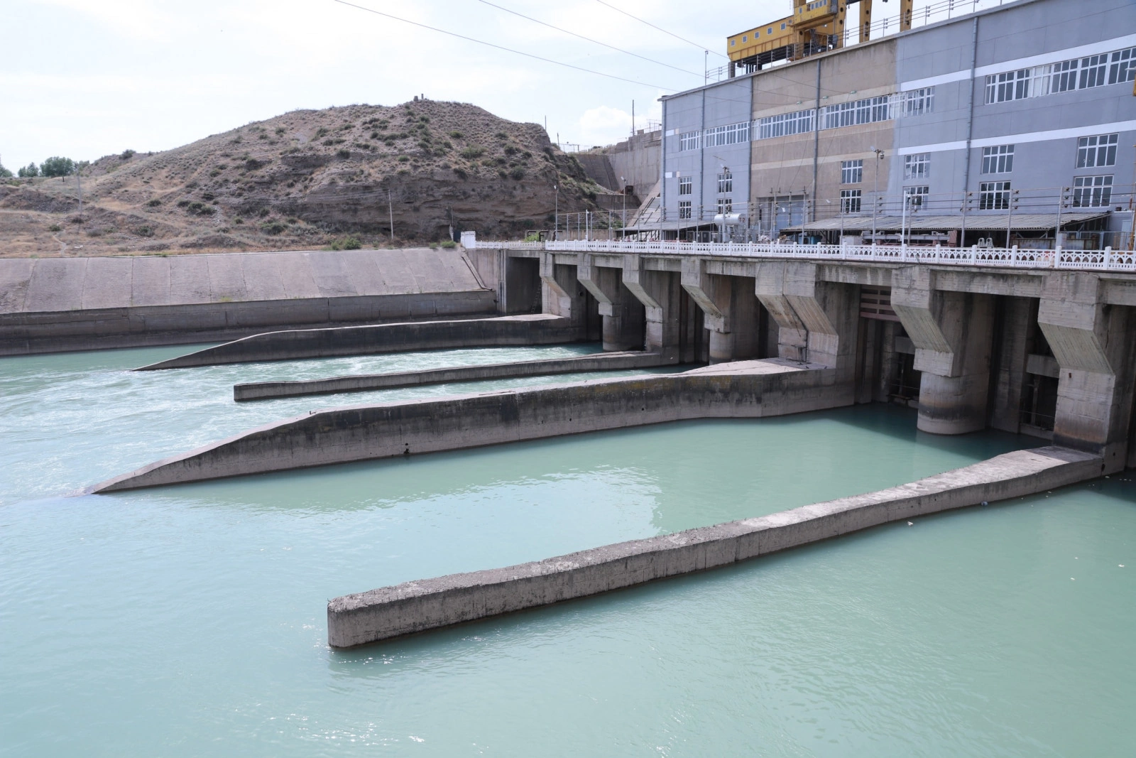 Kyrgyzstan continues electricity imports despite hydropower potential