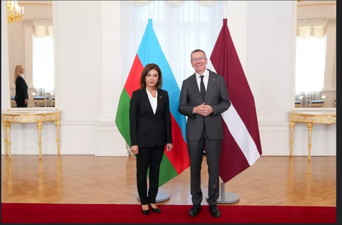 Azerbaijan’s new envoy to Latvia presents credentials to President Rinkēvičs PHOTO