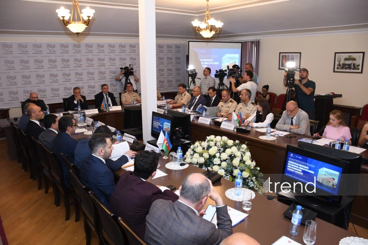 Azerbaijan presents report on its army's peacekeeping operations (PHOTO)