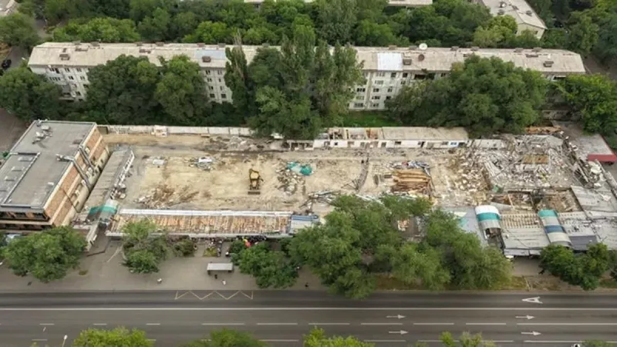 Central Almaty market torn down after court ruling