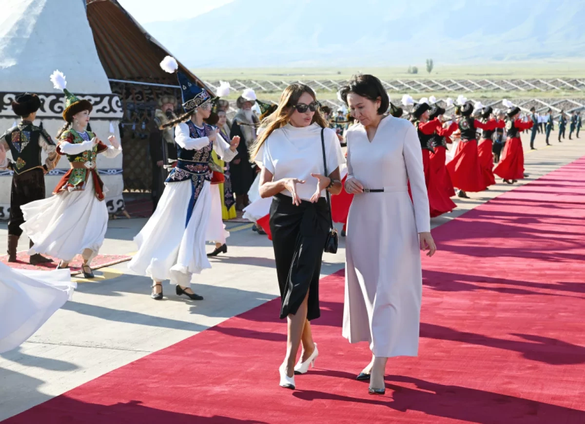 Azerbaijani president begins state visit to Kyrgyzstan PHOTO