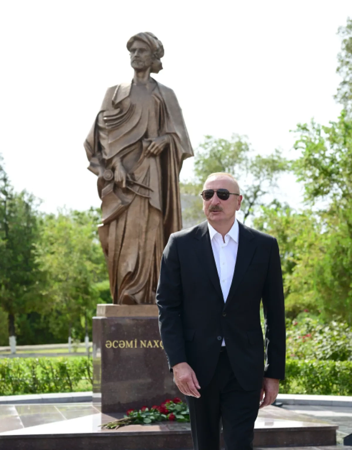 President Aliyev unveils monument honoring architect Ajami Nakhchivani PHOTO