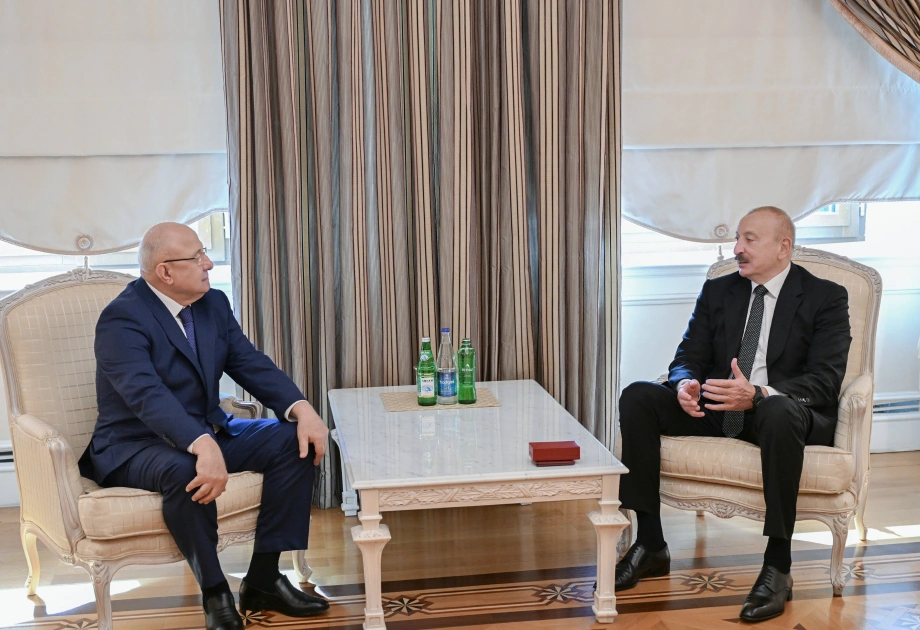 President Ilham Aliyev presents "Dostlug" Order to famous public and political figure of Dagestan Gurban Gurbanov (PHOTO)