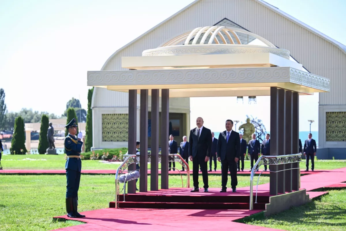 Official welcome ceremony held for President Ilham Aliyev in Cholpon-Ata PHOTO