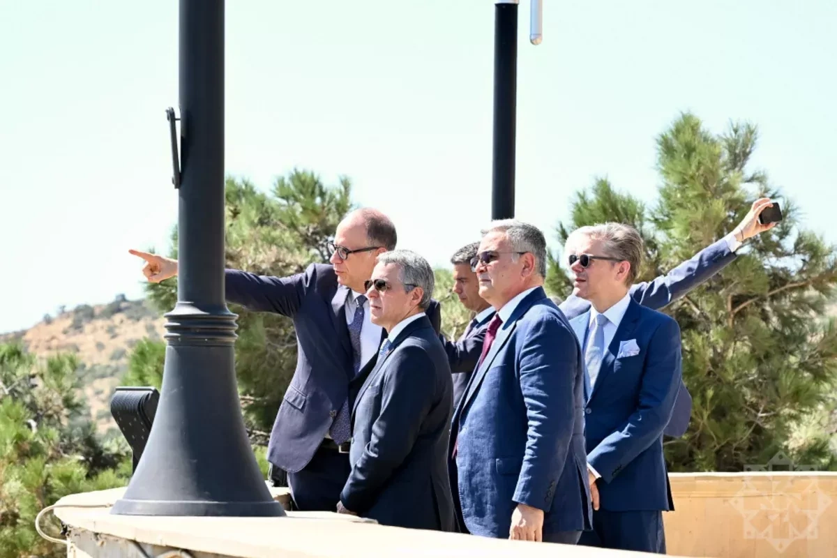 OSCE chief visits Azerbaijan's Martyrs' Lane during official trip PHOTO