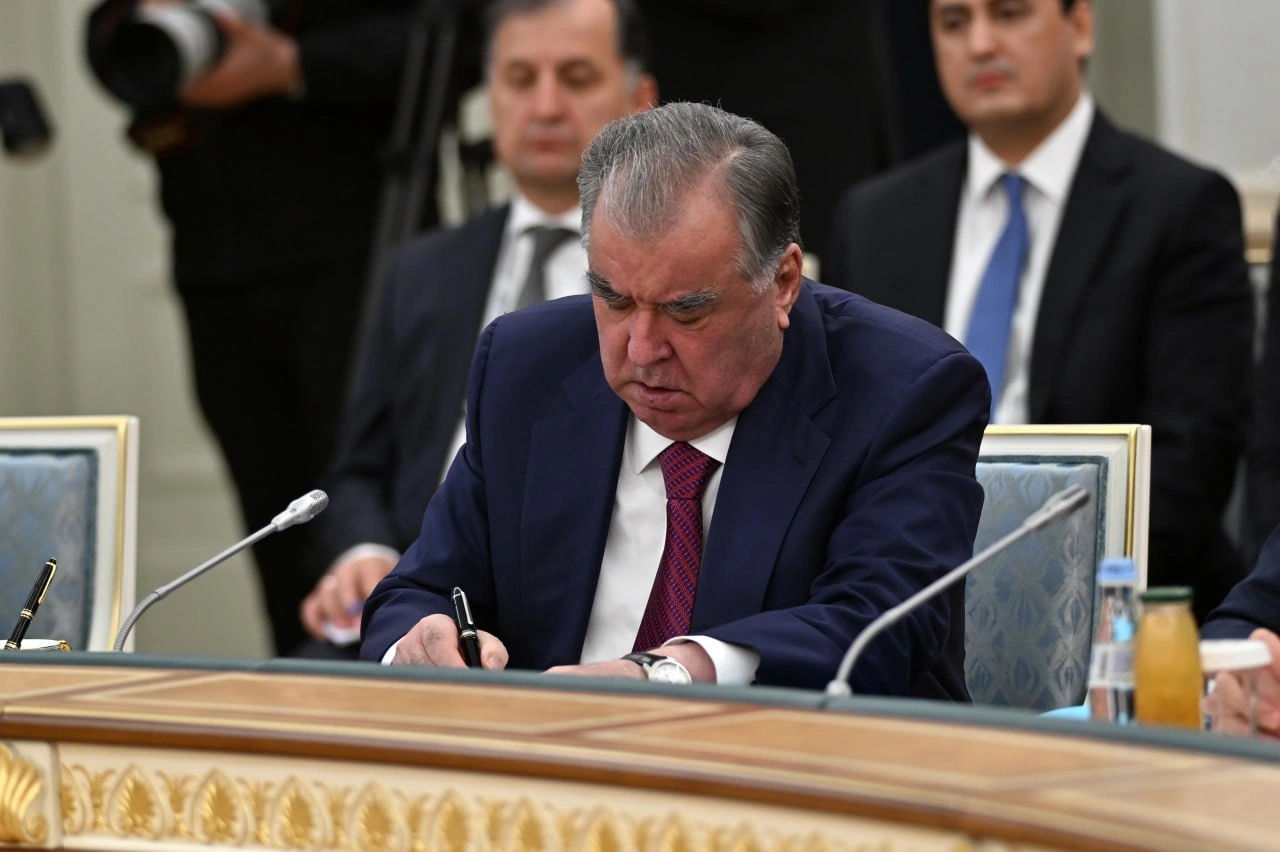 Documents for saving Aral Sea signed in Astana