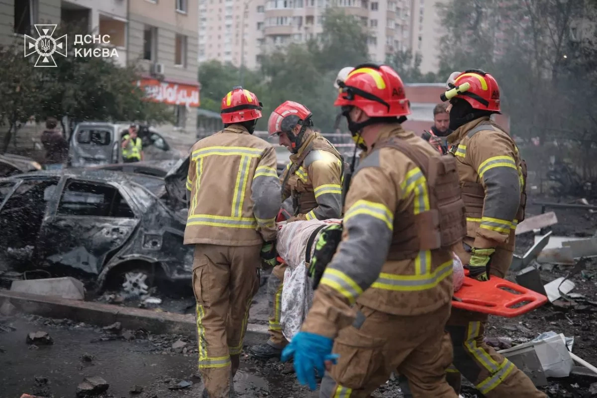 Kyiv takes brunt of overnight Russian attack as SOCAR station damaged PHOTO / VIDEO