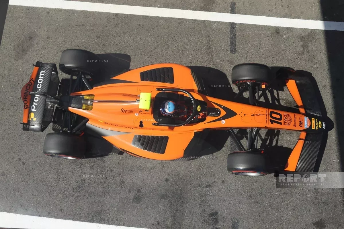 Rafael Camara wins final F2 Feature Race in Baku PHOTO / UPDATED