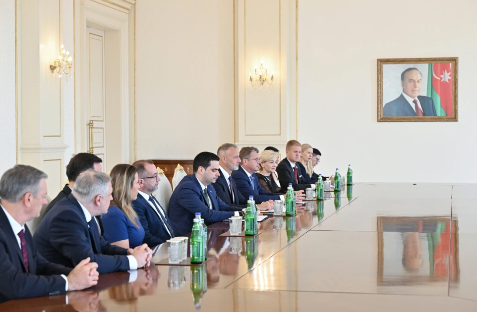 President Ilham Aliyev receives delegation led by Speaker of National Council of Slovakia (PHOTO)