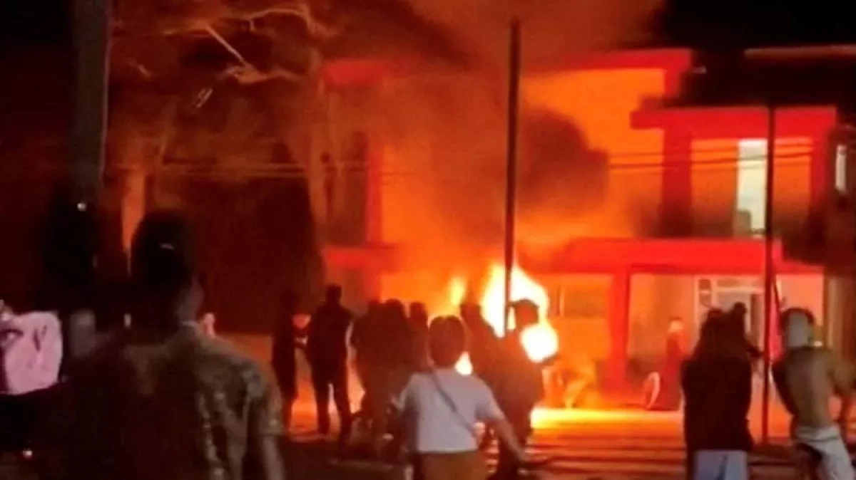 Cuba unrest: Protesters set fire to party building, state facilities