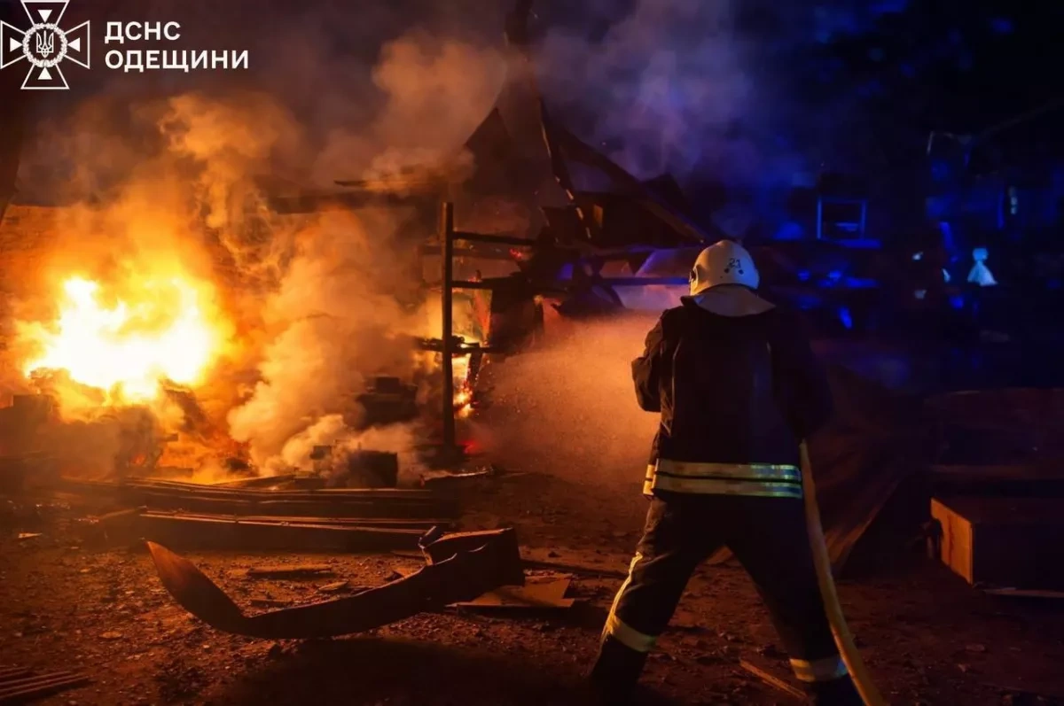 Fires erupt at Ukraine’s Izmail Port after overnight strike in Odesa PHOTO