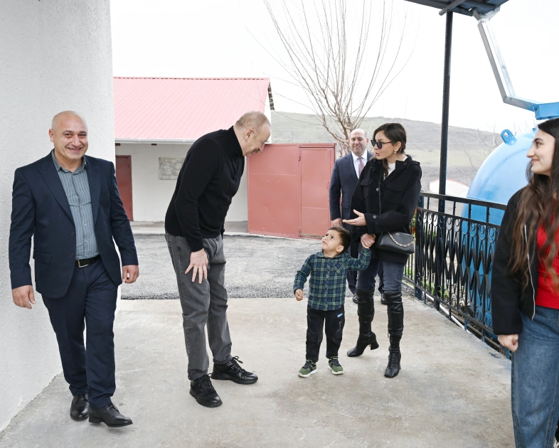 President Ilham Aliyev, First Lady Mehriban Aliyeva inspect restoration of individual houses and infrastructure in Khanoba village of Khojavend (PHOTO)