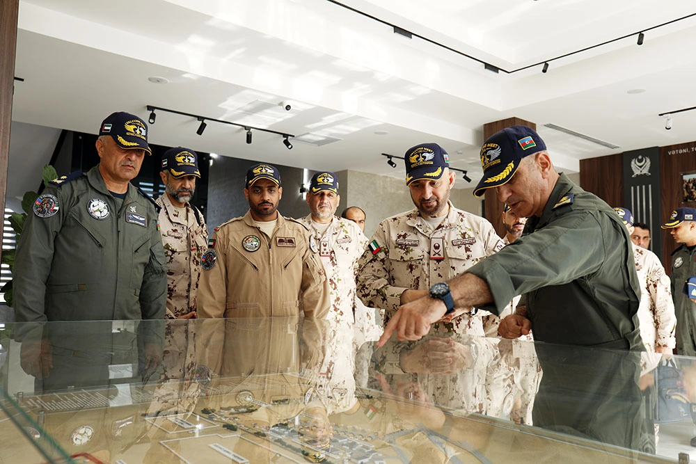 Azerbaijan, UAE air force commanders discuss joint exercises, cooperation (PHOTO)