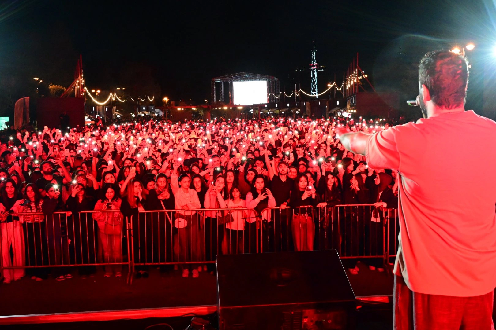 Pop stars take stage at Baku Olive Festival (PHOTO)