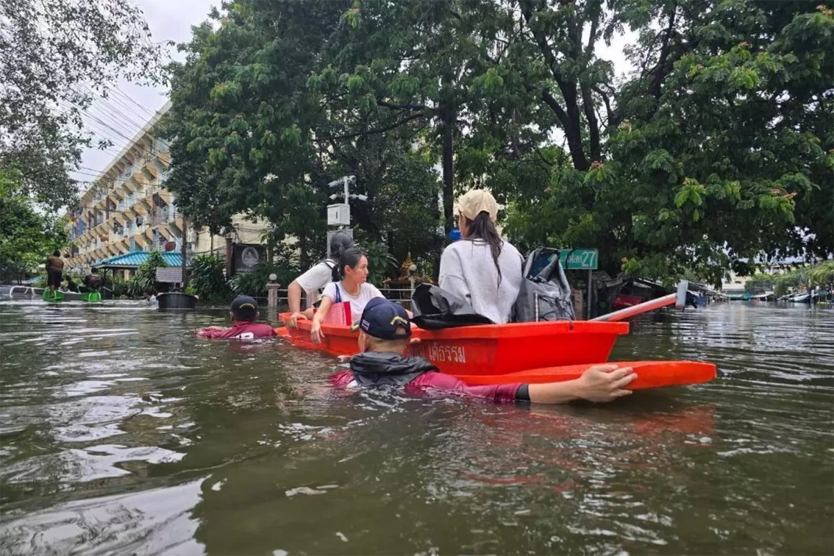 Bangkok floods leave 700,000 people affected VIDEO