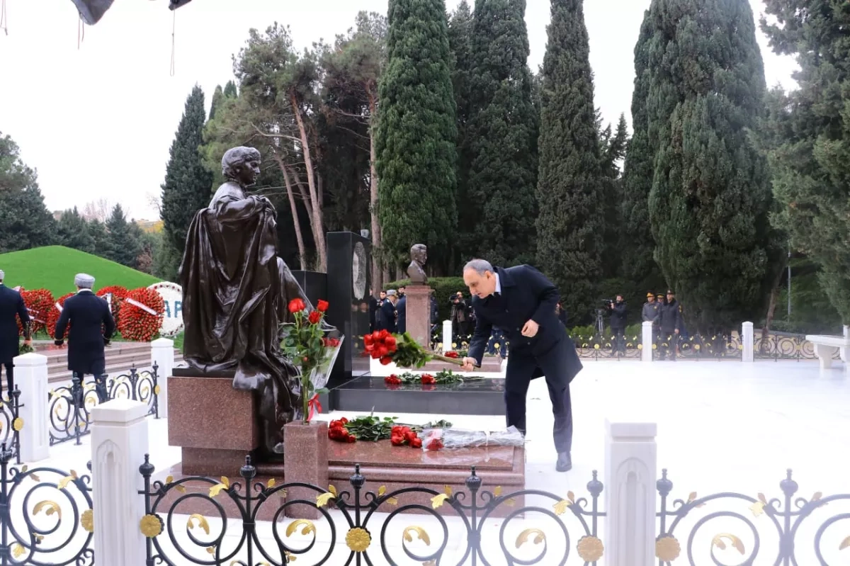 Azerbaijani top officials honour memory of National Leader Heydar Aliyev PHOTO/VIDEO