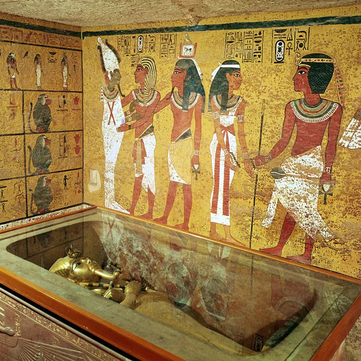 New clues from Pharaoh’s tomb revive queen’s lost remains theory