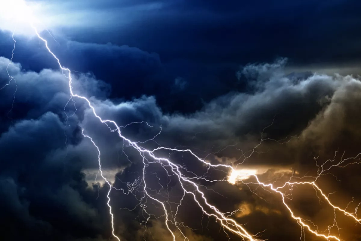 Chinese rocket struck by lightning during satellite launch PHOTO/VIDEO