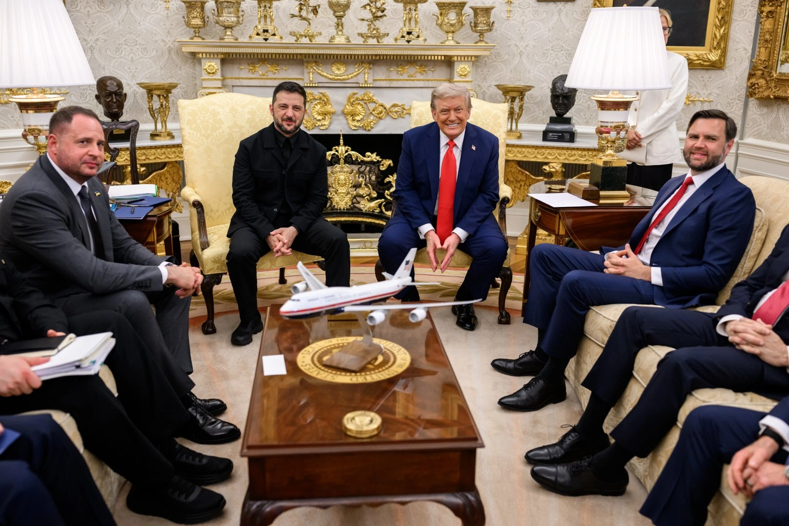 Trump and Zelenskyy begin talks at Mar-a-Lago