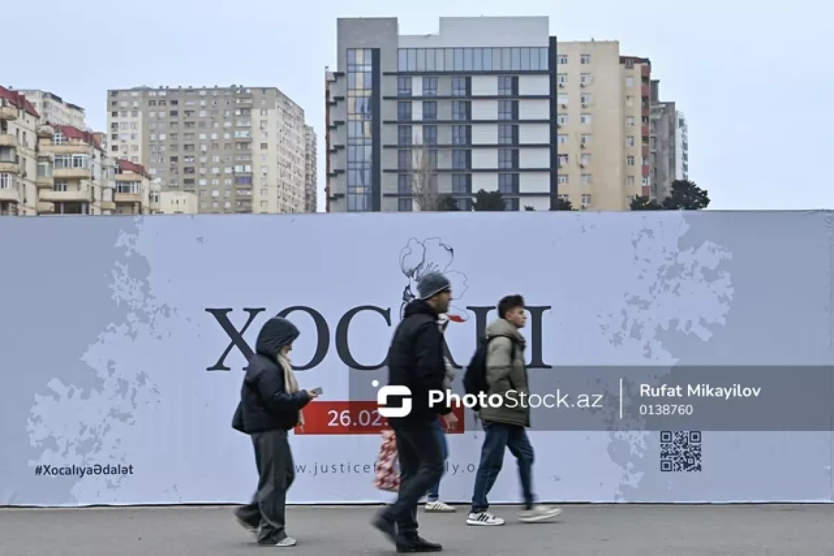 Flowers and prayers in Baku as nation remembers Khojaly victims photo