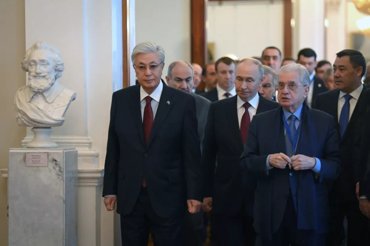 CIS leaders visit Hermitage Museum during summit in St Petersburg PHOTO