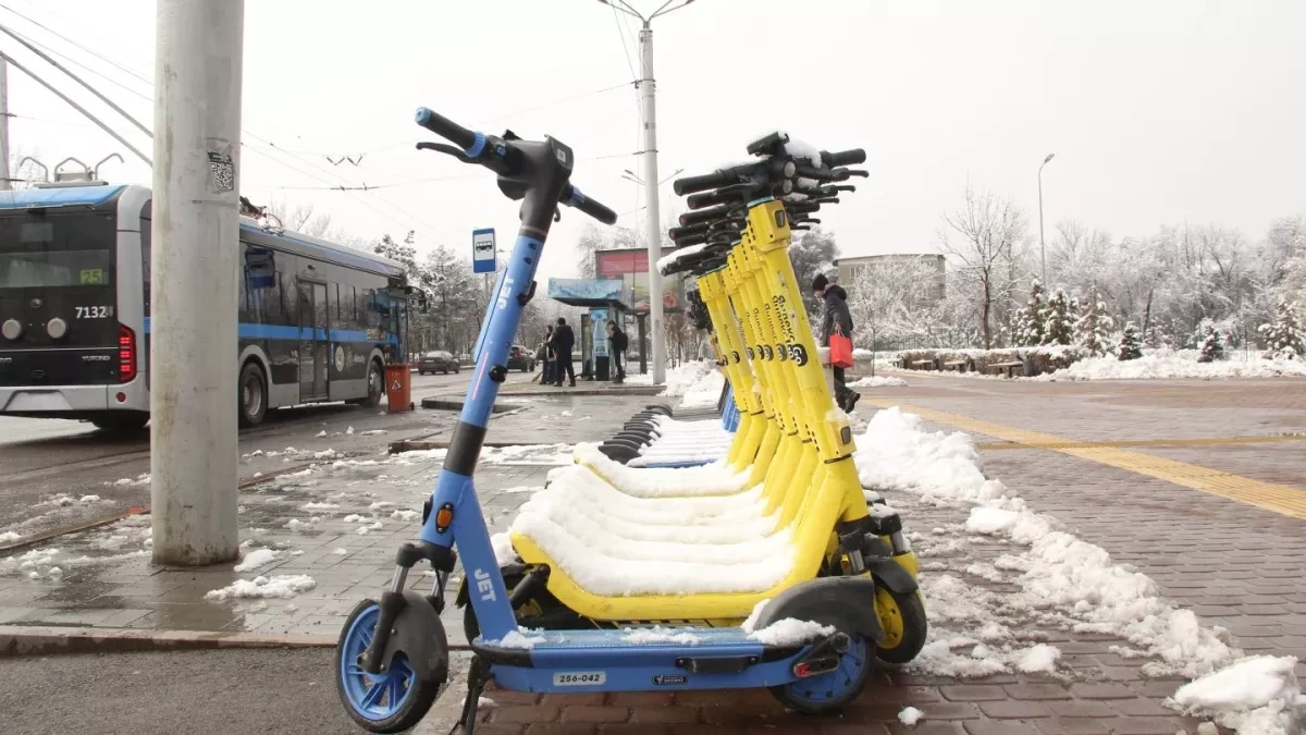 Kazakhstan requires driving licences for electric scooter rentals