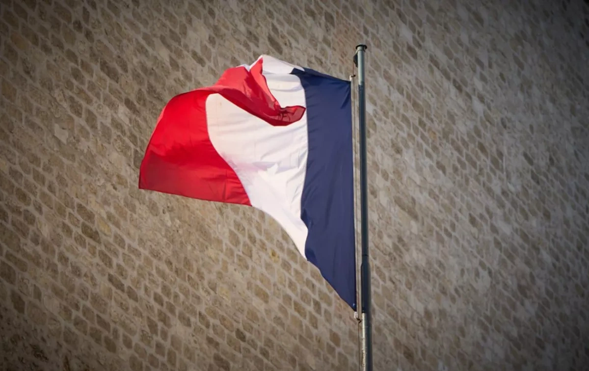 Official: France supports Ukraine but sits out US arms purchase initiative