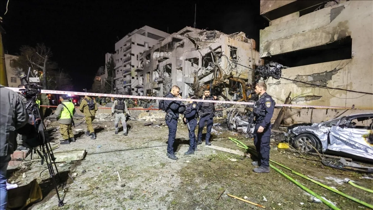 Iranian missile assault on Israel's Tel Aviv leaves 15 injured