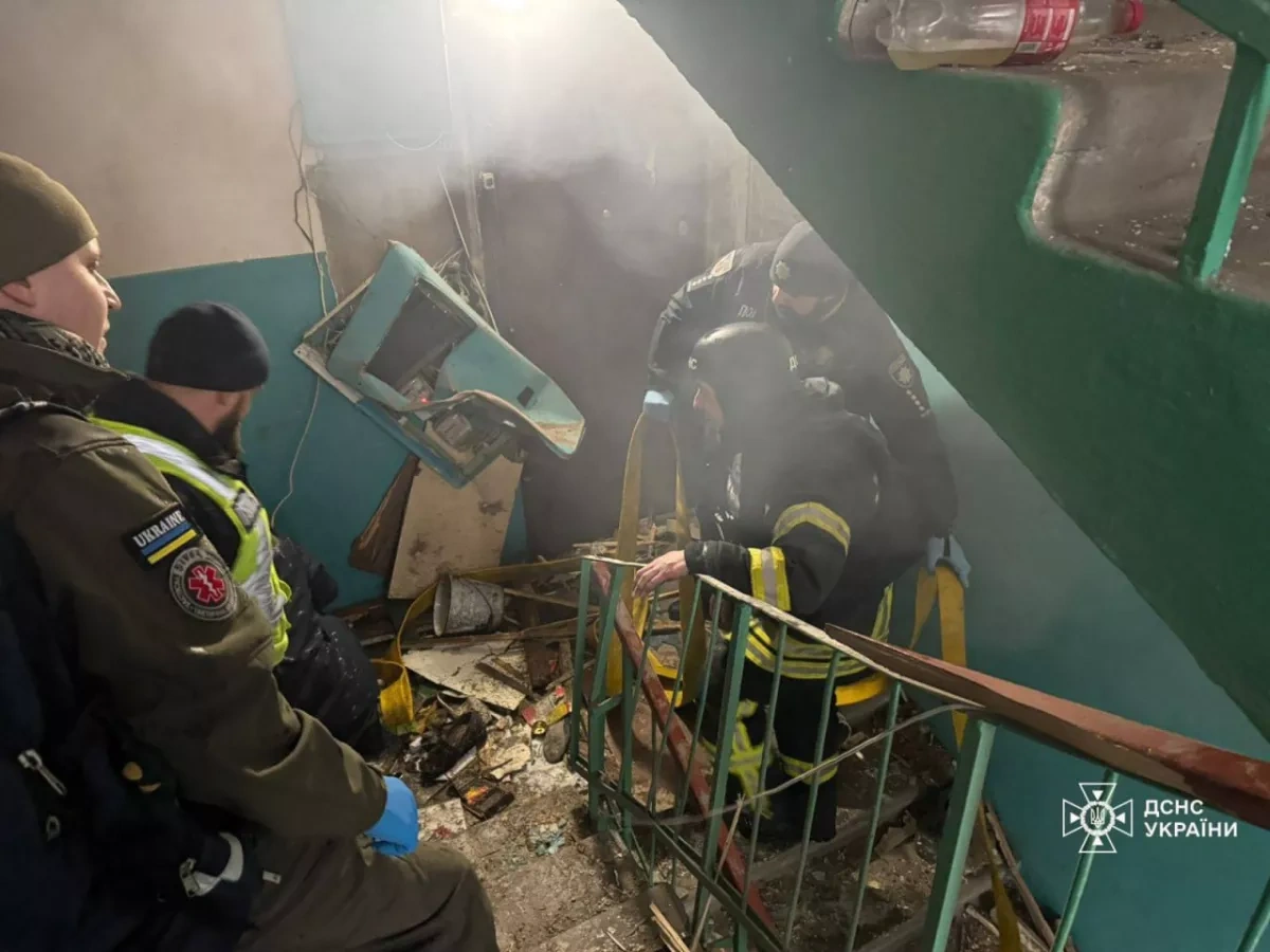 Ten injured, one dead as Russian strikes hit residential building in Ukraine’s Chernihiv PHOTO