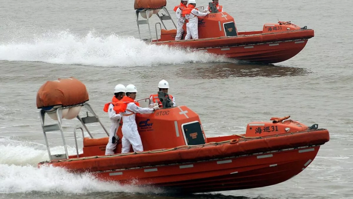 China rescues 39 sailors from sunken Vietnamese vessel
