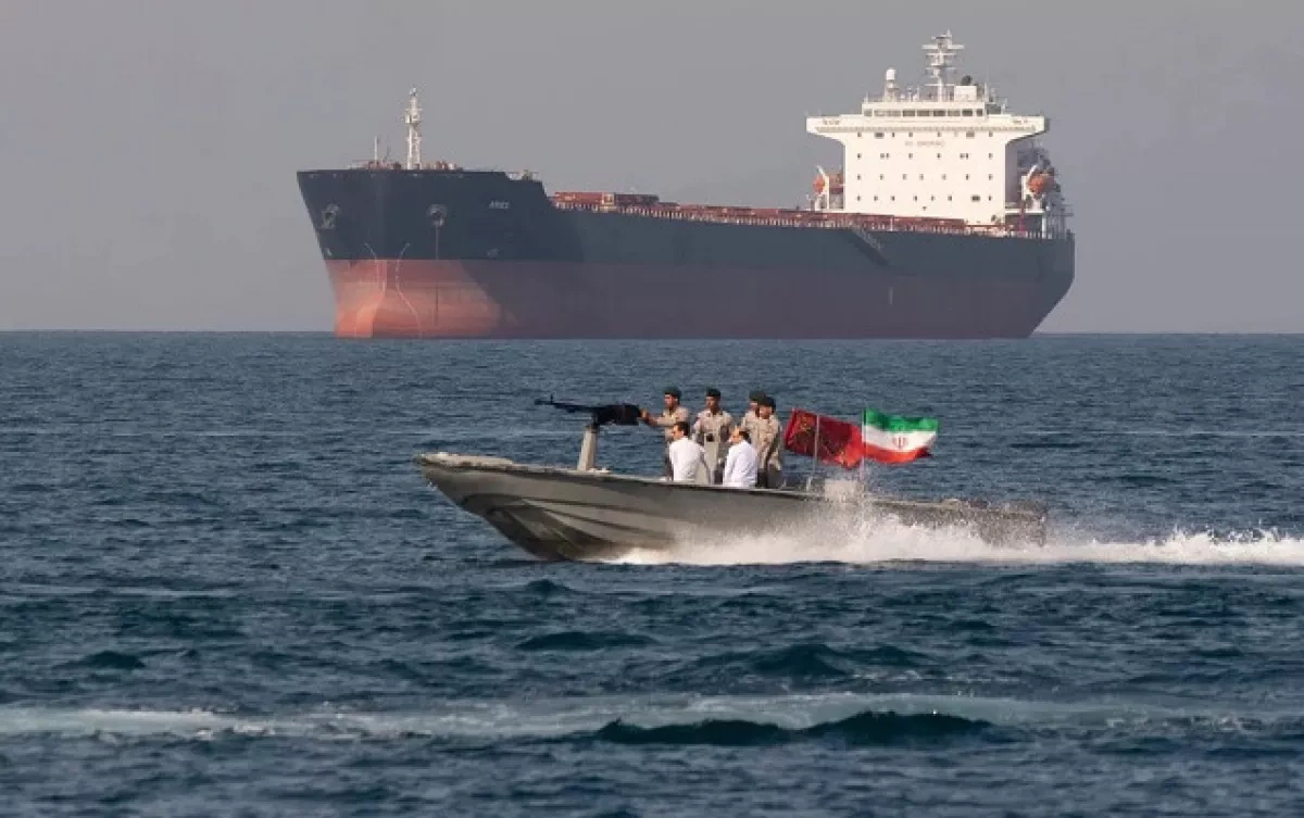 IRGC Navy threatens to strike hostile warships in Strait of Hormuz