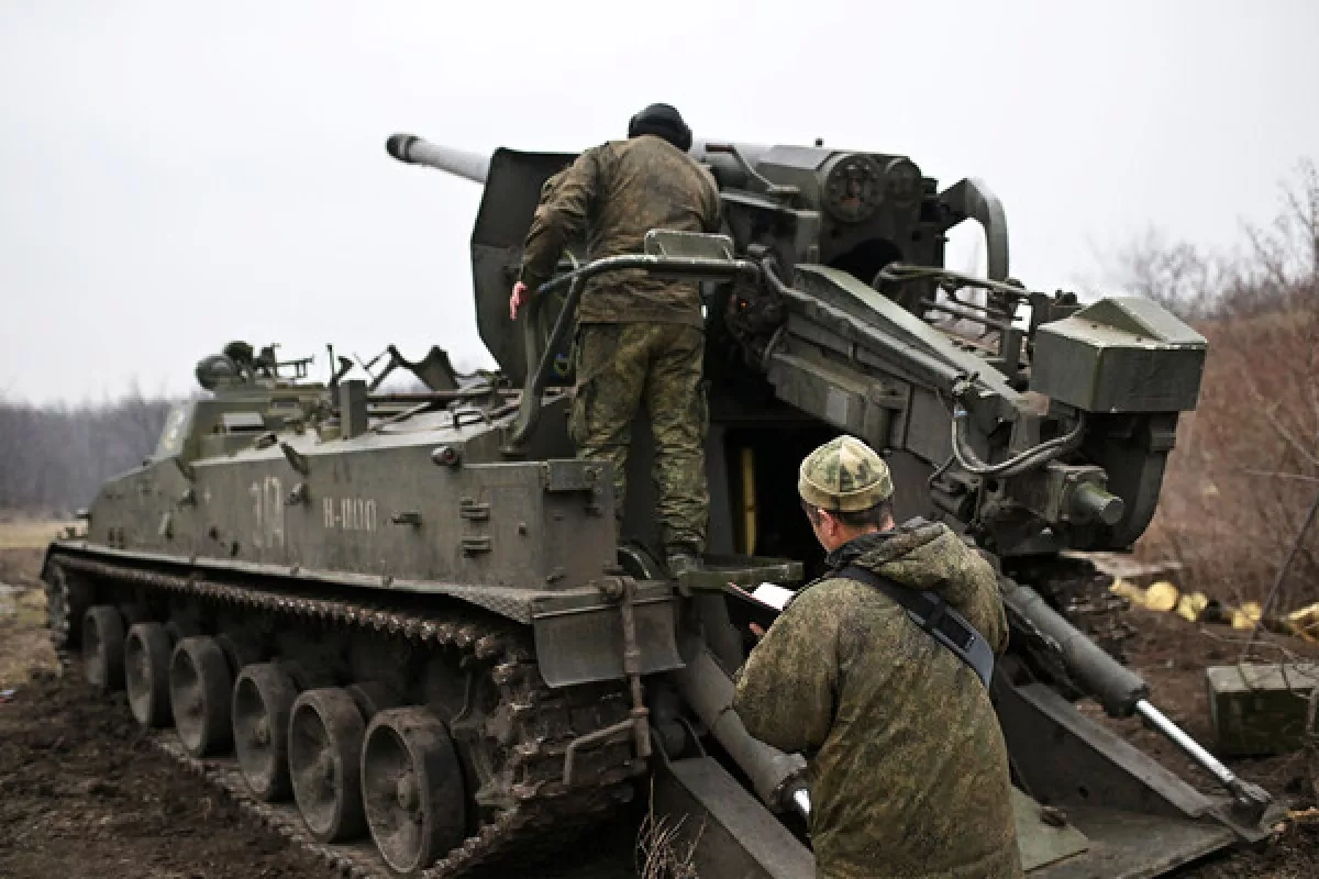 Russia strikes Ukrainian airfields, targets drone launch sites