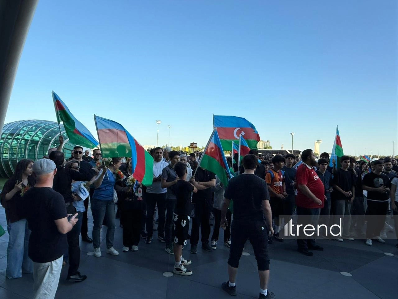 Azerbaijan’s European minifootball champions return home (PHOTO)