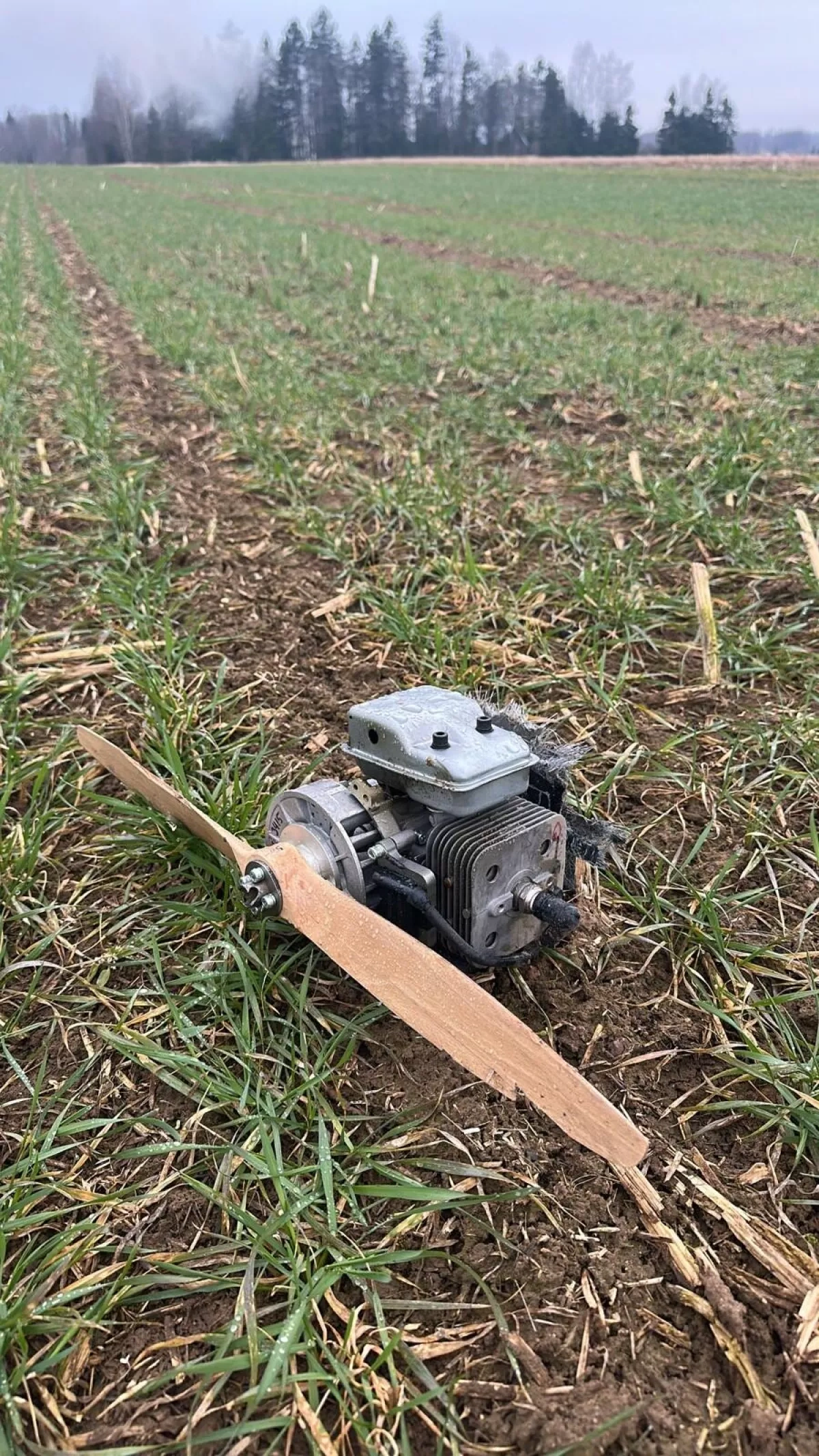 Unidentified drone debris found in Estonia near Russian border PHOTO