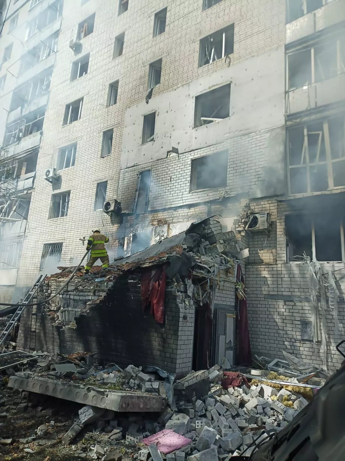 Drone strike hits Chernihiv high-rise in Ukraine, 14 injured VIDEO