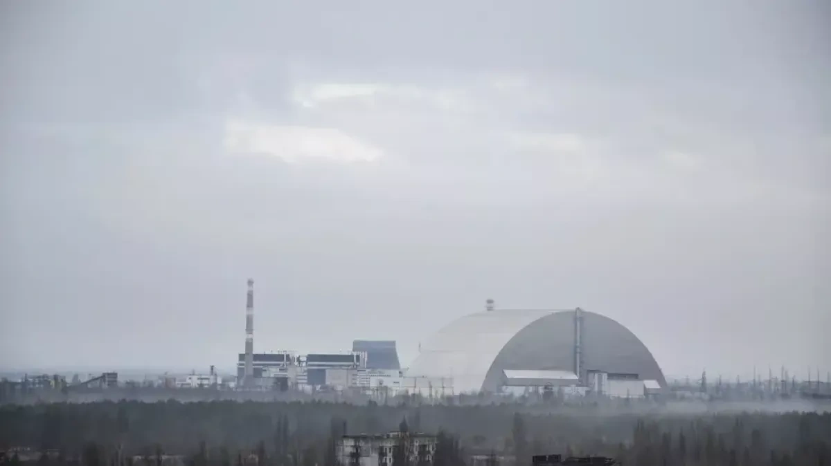 Damaged Chornobyl sarcophagus could collapse under new attack Plant director warns