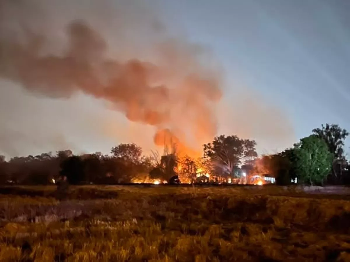 Ammunition warehouse fire causes explosions in eastern Thailand photo