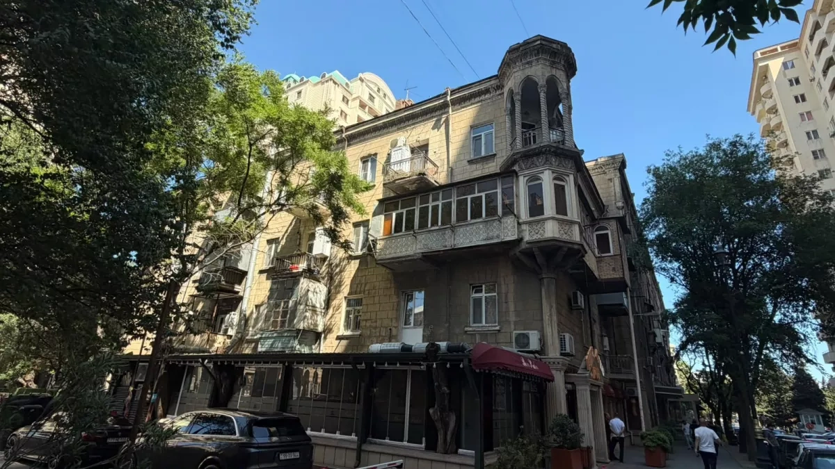 Monumental architecture of postwar Baku: tradition and modernity A historical insight on Caliber.Az