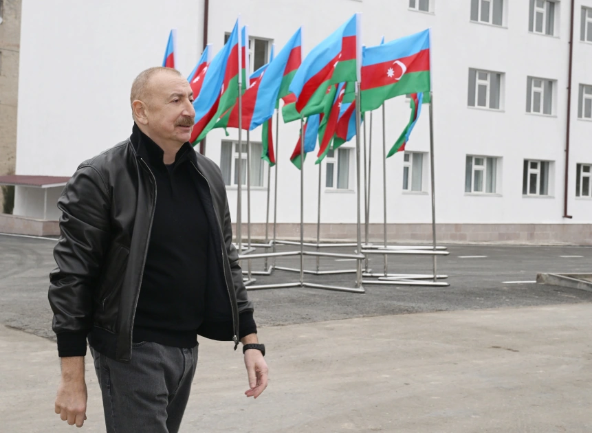 President Ilham Aliyev reviews master plan for Aghdara city (PHOTO)