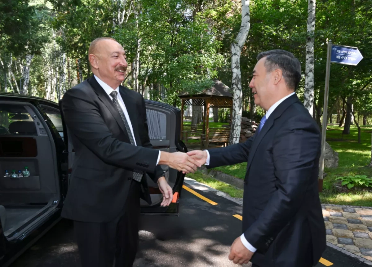 Official welcome ceremony held for President Ilham Aliyev in Cholpon-Ata PHOTO
