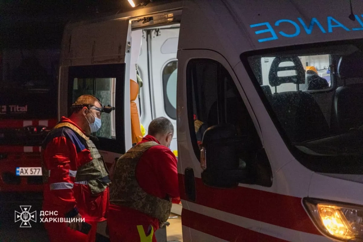 Russia attacks Kharkiv overnight, residential building damaged photo
