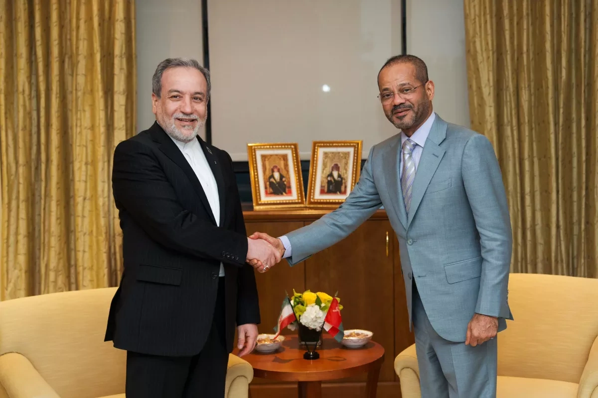 Omani, Iranian foreign ministers discuss Strait of Hormuz shipping