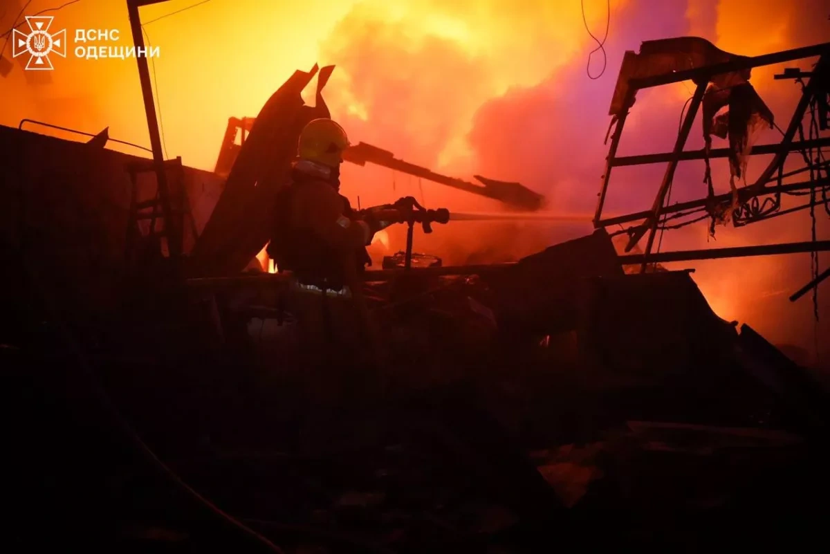 Russian overnight attacks on southern, central Ukraine leave dead, injured PHOTO/VIDEO