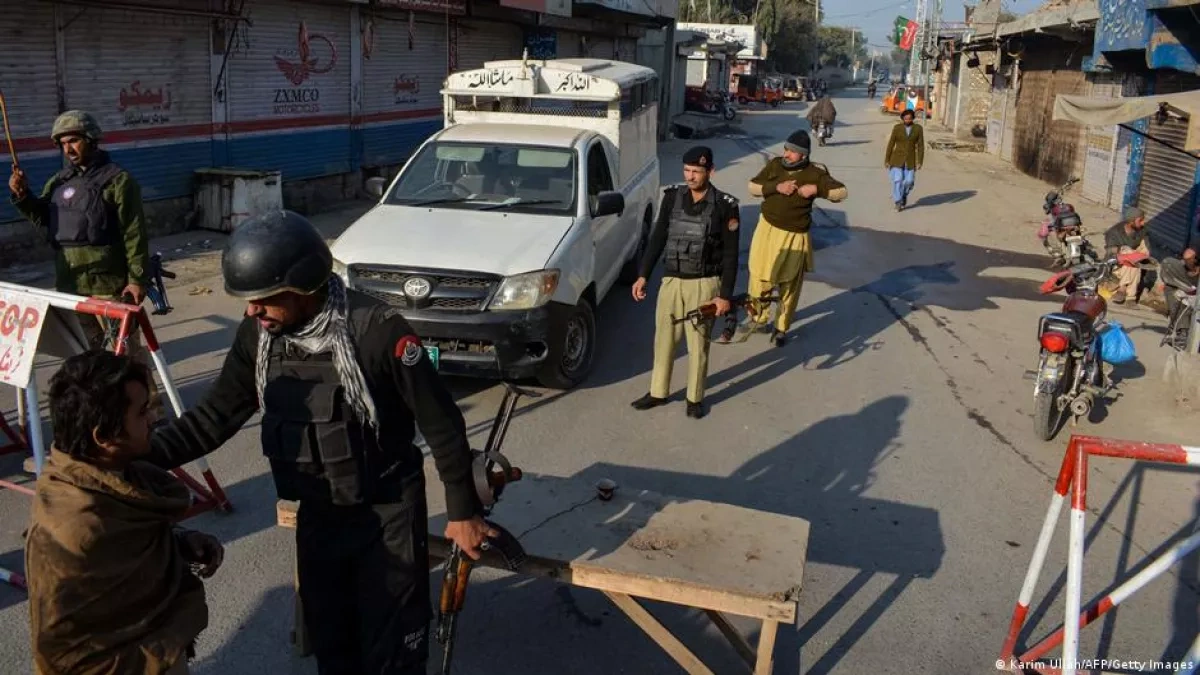 Terrorist attack in Pakistan kills three policemen