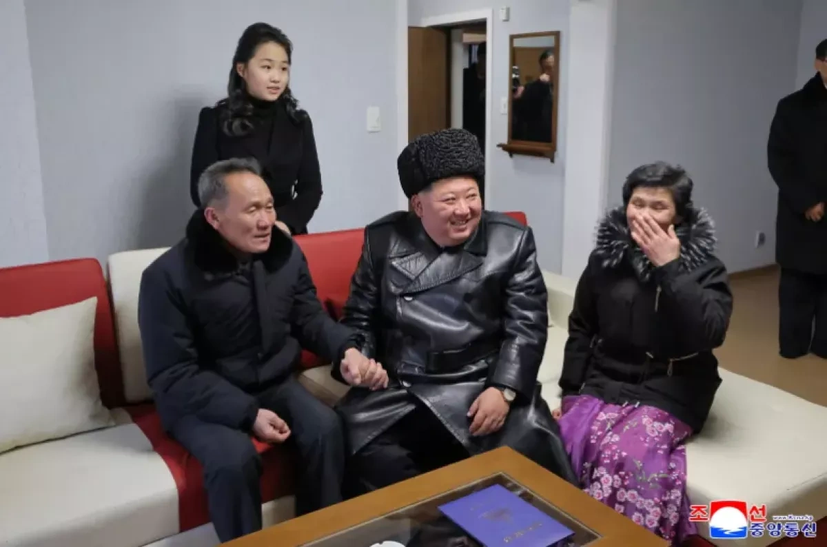 Kim Jong Un opens homes for families of soldiers lost in Ukraine war PHOTO