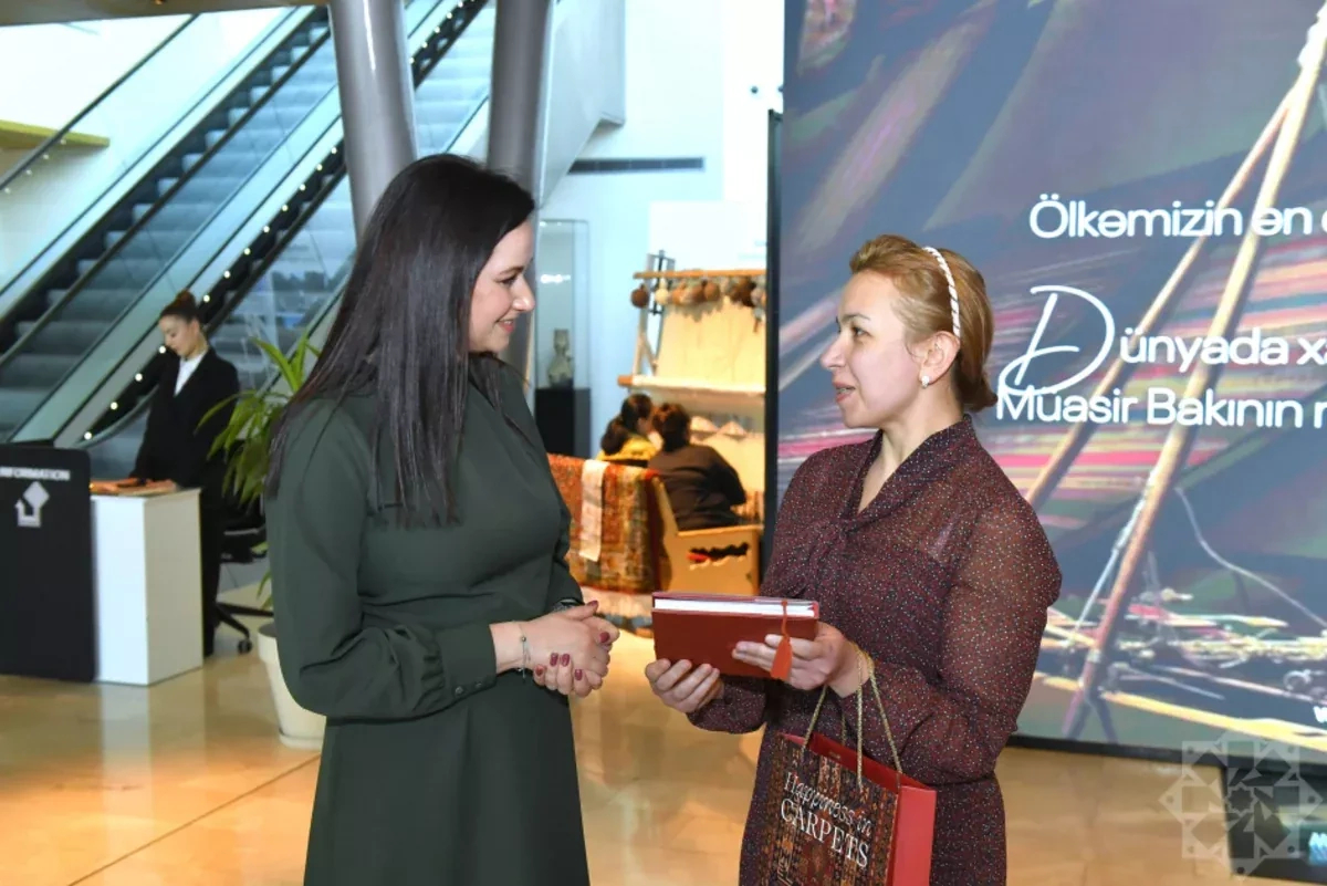 Lithuania’s PM tours Azerbaijan National Carpet Museum PHOTO