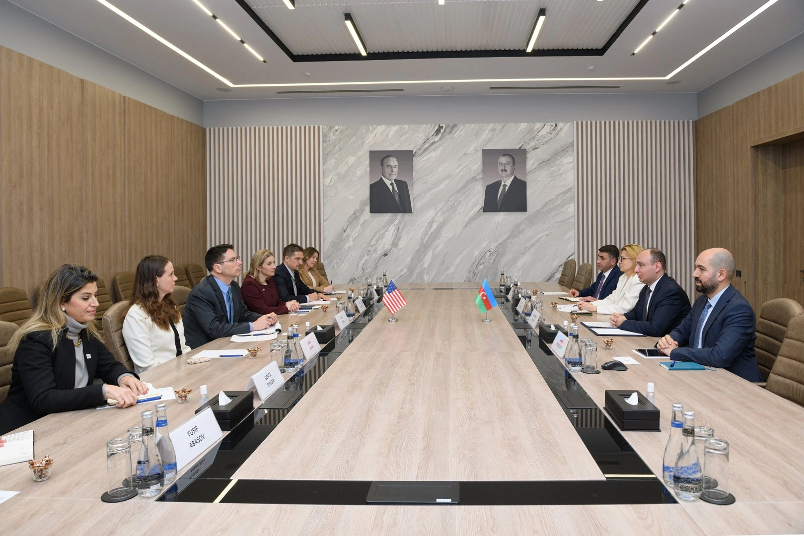Azerbaijan, U.S. discuss cooperation on data center construction (PHOTO)